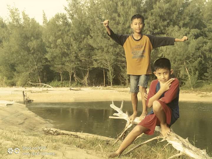 Wisata Pantai Semilir Socorejo